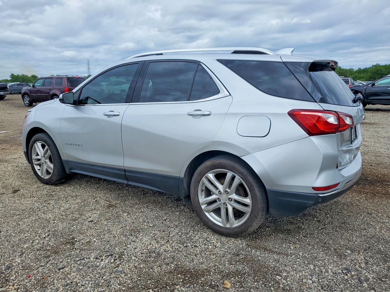 2018 Chevrolet Equinox Premier - Image 2