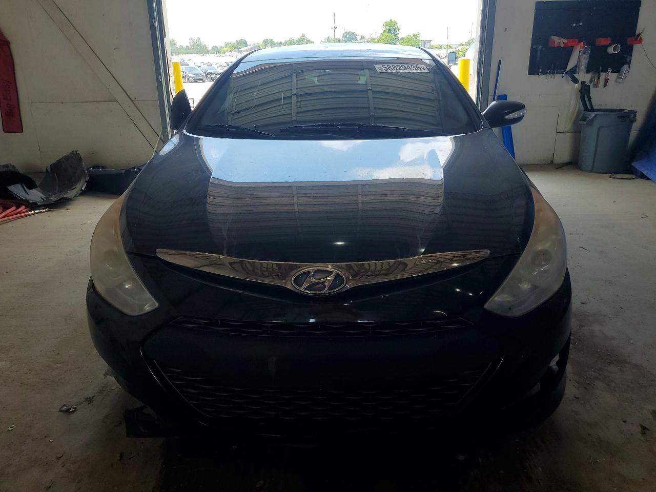 2015 Hyundai Sonata Hybrid Base - Image 5