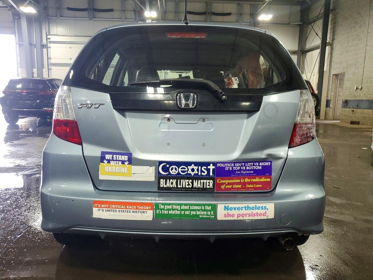 2011 Honda Fit - Image 6