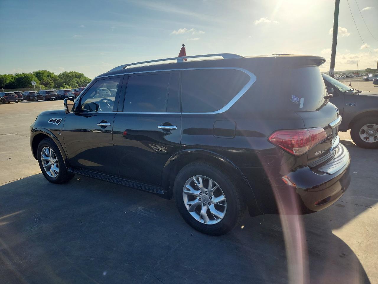 2014 Infiniti Qx80 Base - Image 2