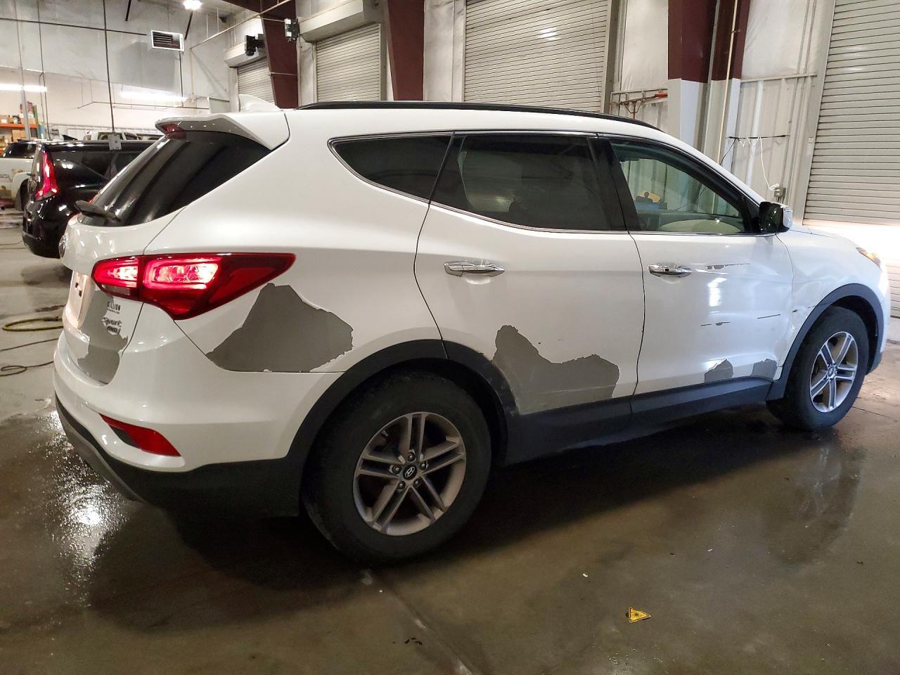 2017 Hyundai Santa Fe Sport 2.4L - Image 3