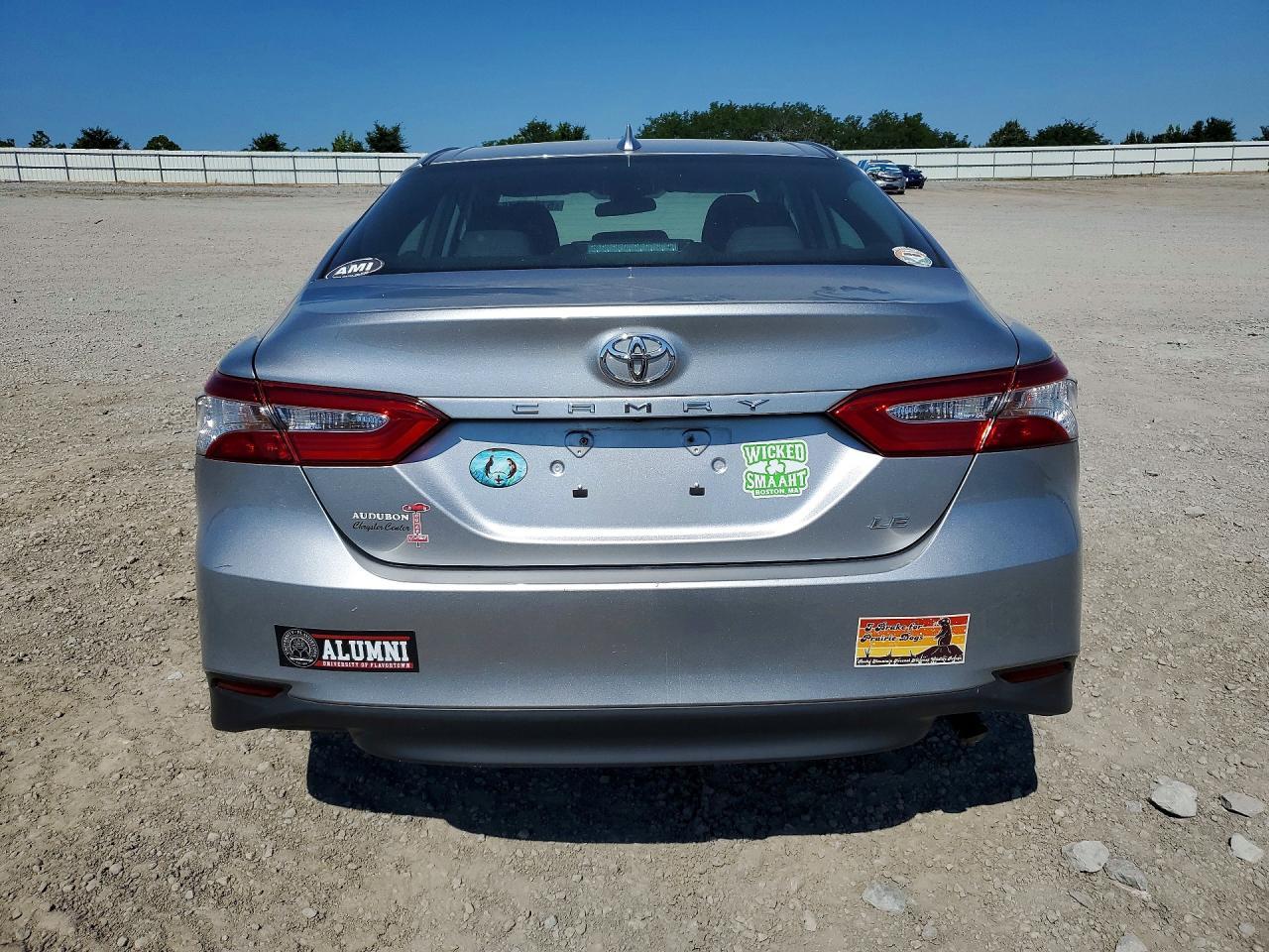 2019 Toyota Camry Le - Фото 6