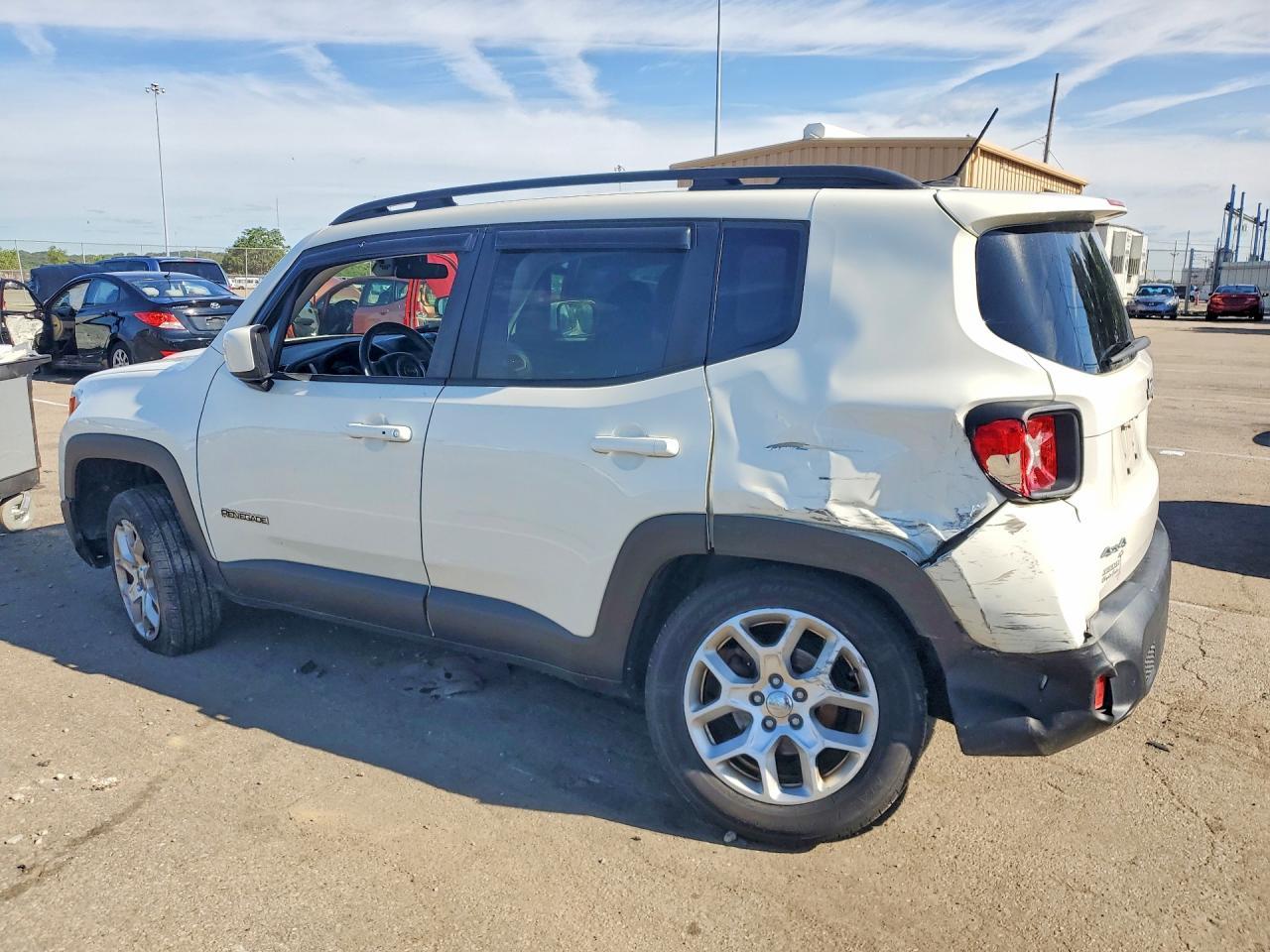 2017 Jeep Renegade Latitude - Фото 2
