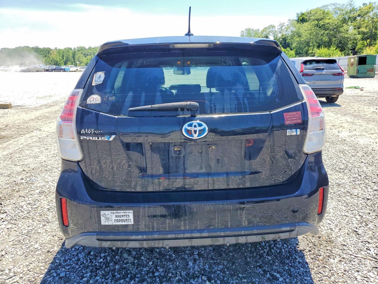 2015 Toyota Prius V Four - Image 6