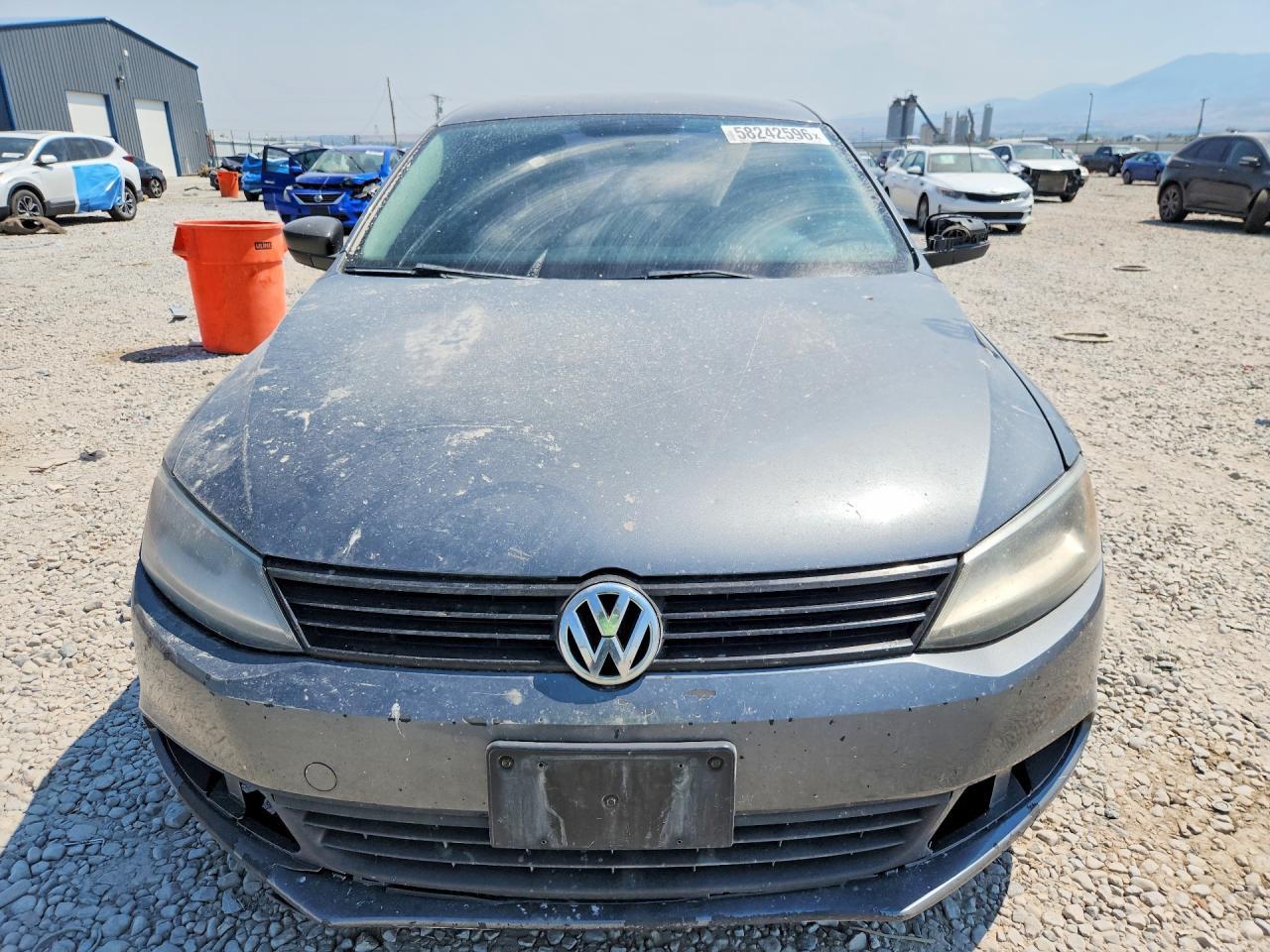2011 Volkswagen Jetta Base - Image 5