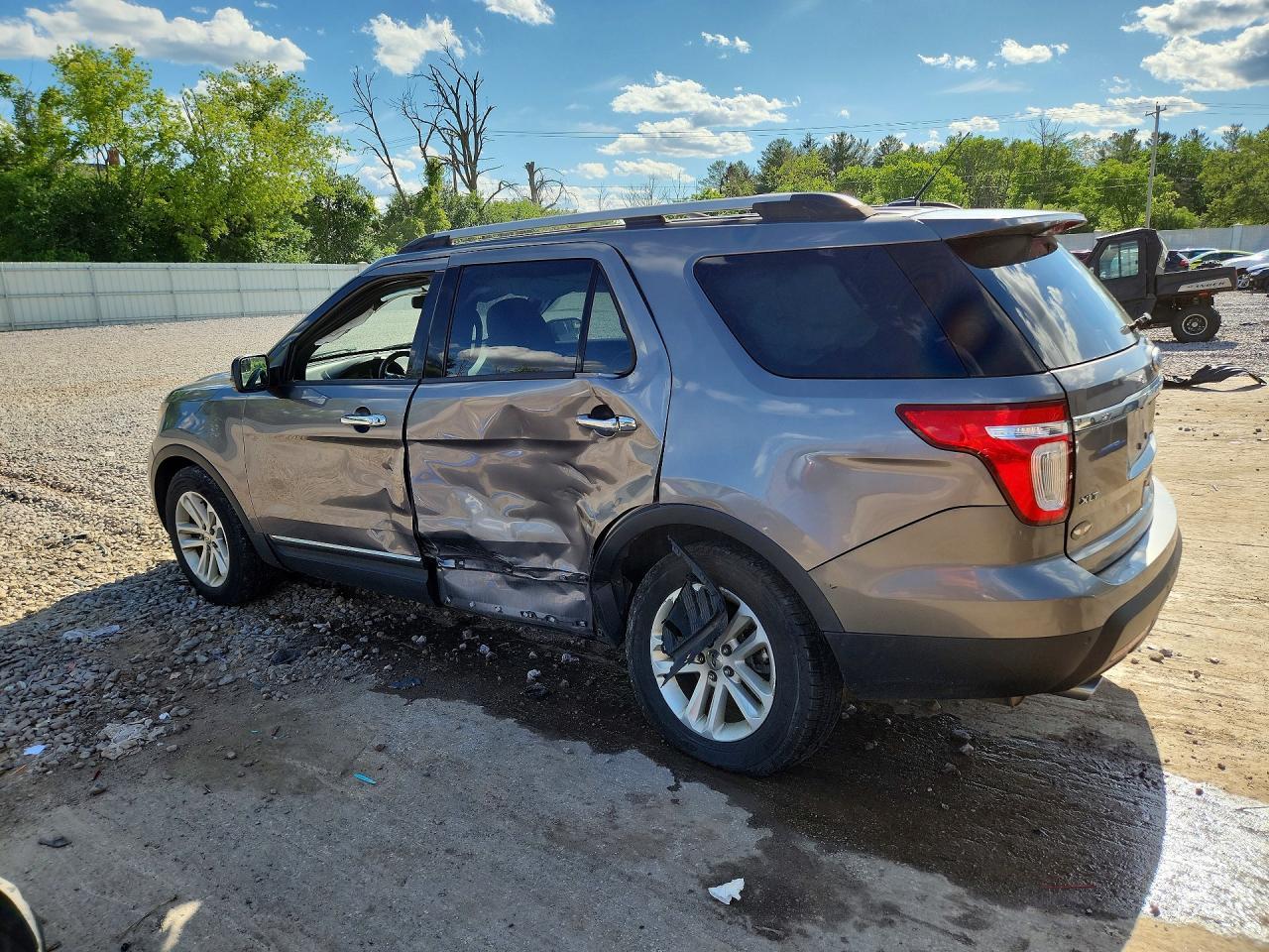 2011 Ford Explorer Xlt - Фото 2