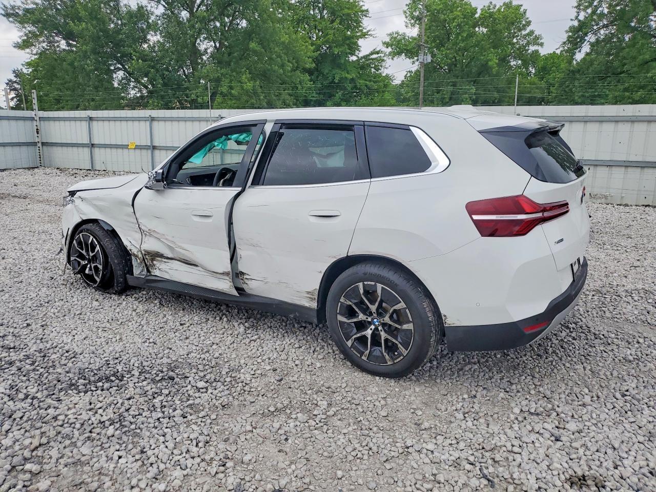 2025 BMW X3 30 xDrive - Фото 2