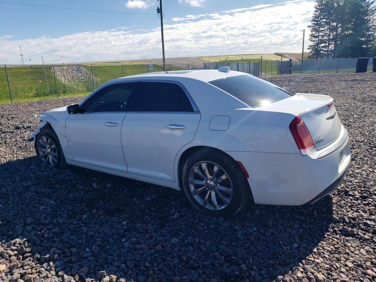 2016 Chrysler 300C - Фото 2