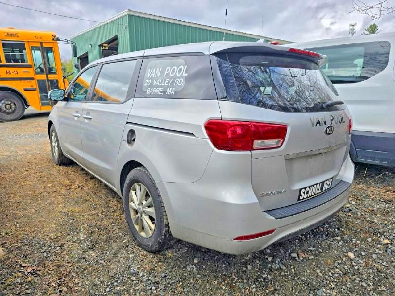 2018 Kia Sedona L - Image 3
