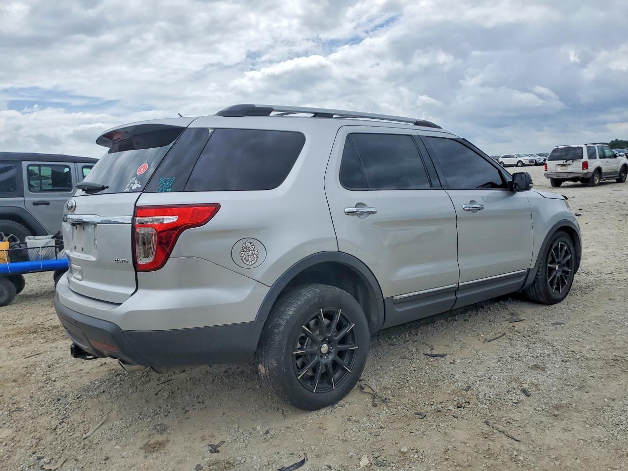 2013 Ford Explorer Xlt - Image 3
