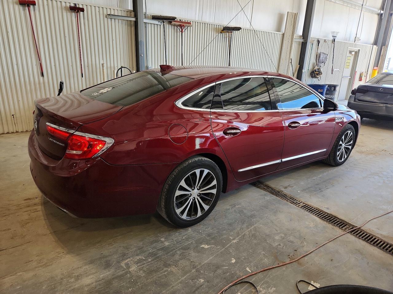2017 Buick Lacrosse Essence - Фото 3