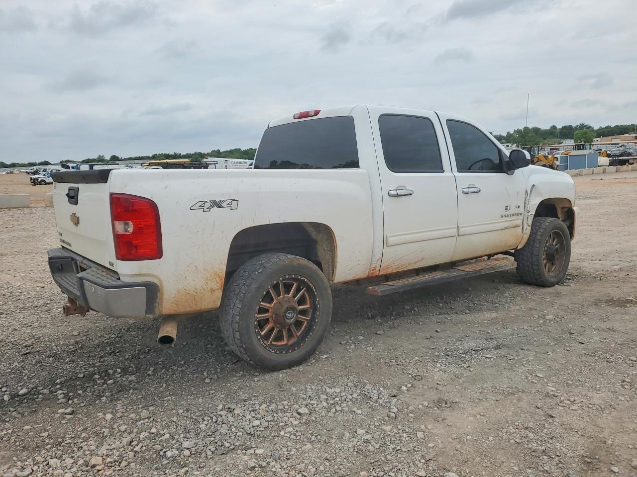 2011 Chevrolet Silverado K1500 Ltz - Image 3