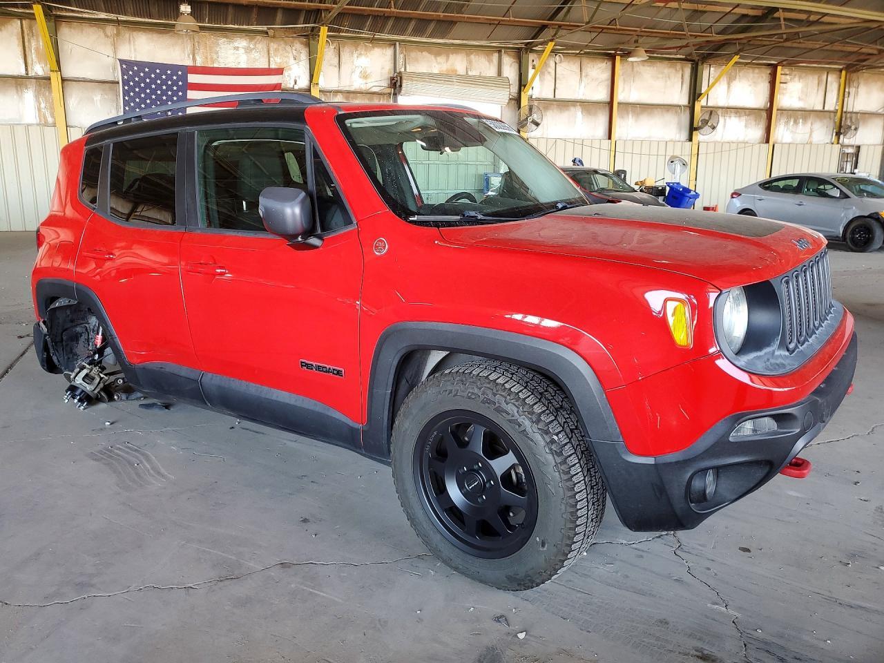 2015 Jeep Renegade Trailhawk - Image 4