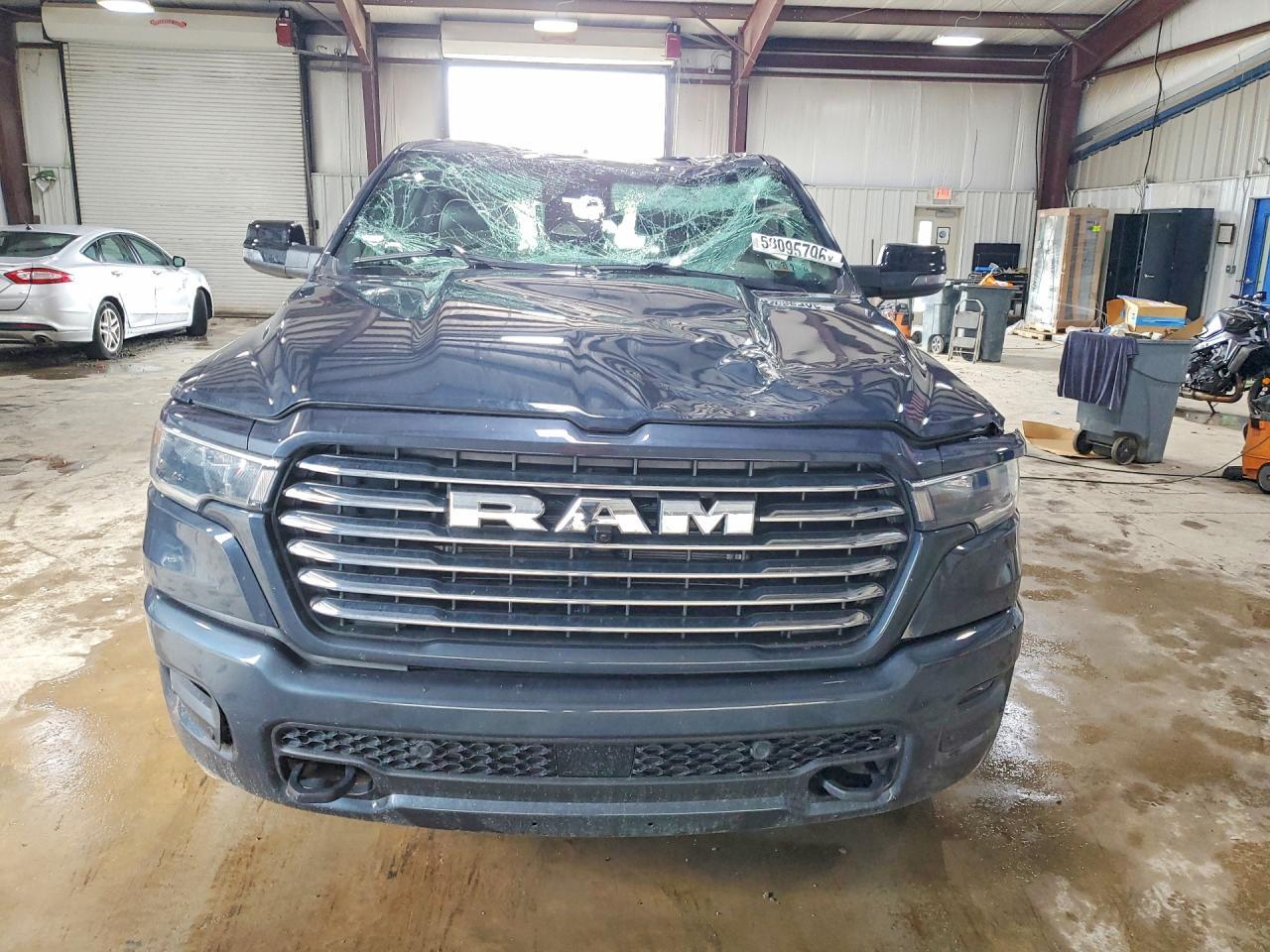 2026 Ram 1500 Laramie - Фото 5