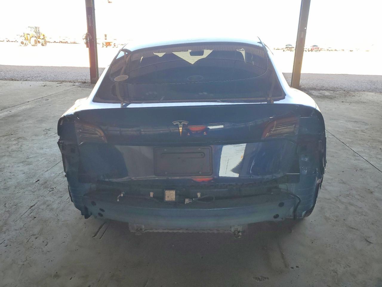 2023 Tesla Model 3 - Фото 6