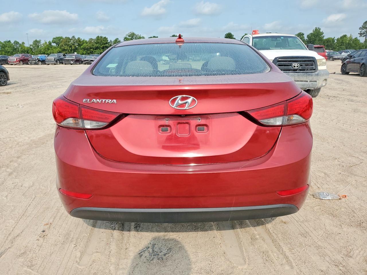 2016 Hyundai Elantra Se - Фото 6