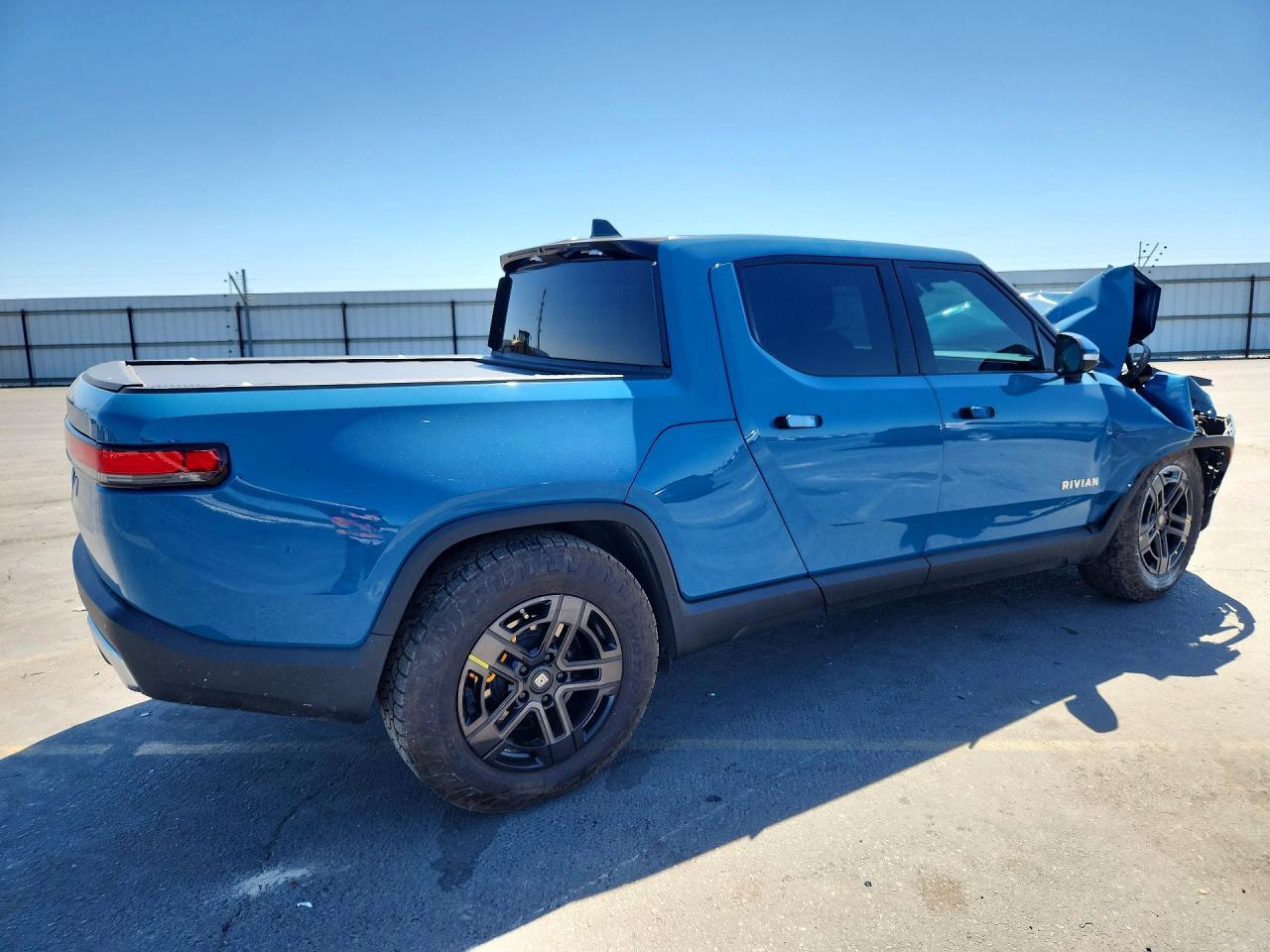 2022 Rivian R1T Adventure - Image 3