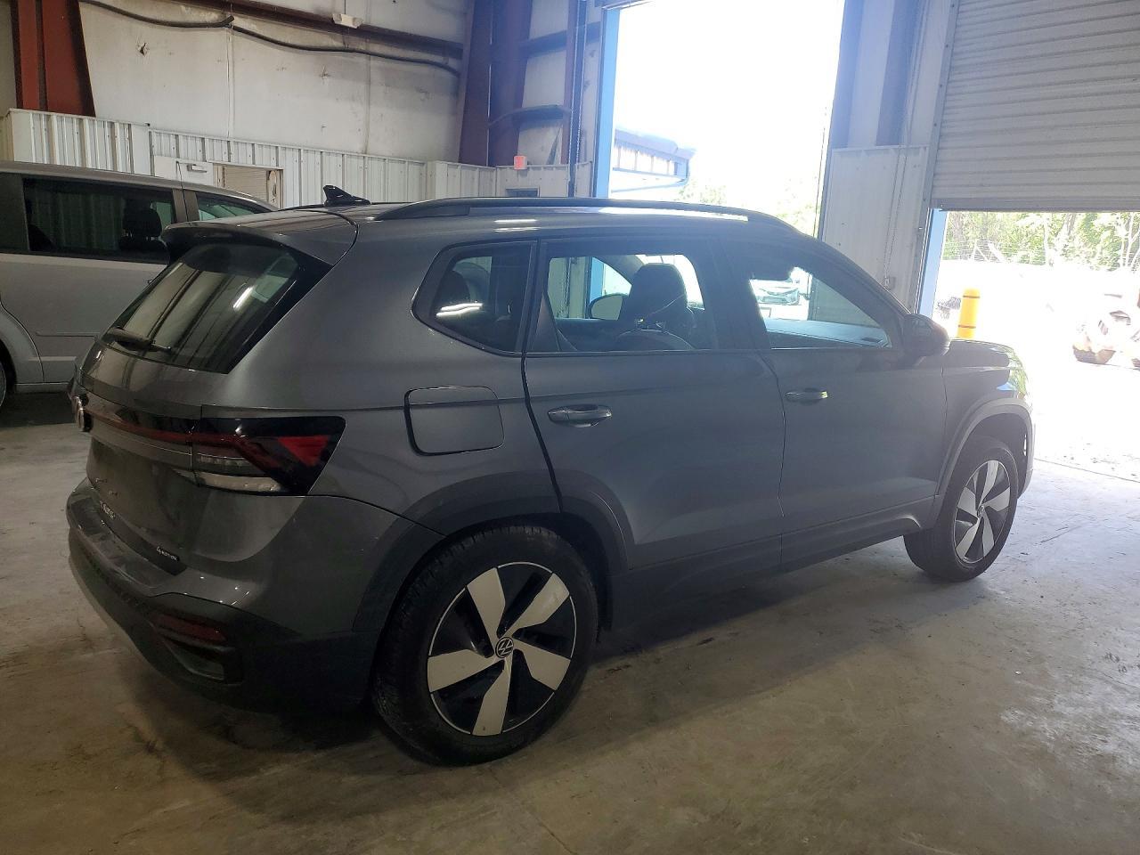 2025 Volkswagen Taos S - Фото 3