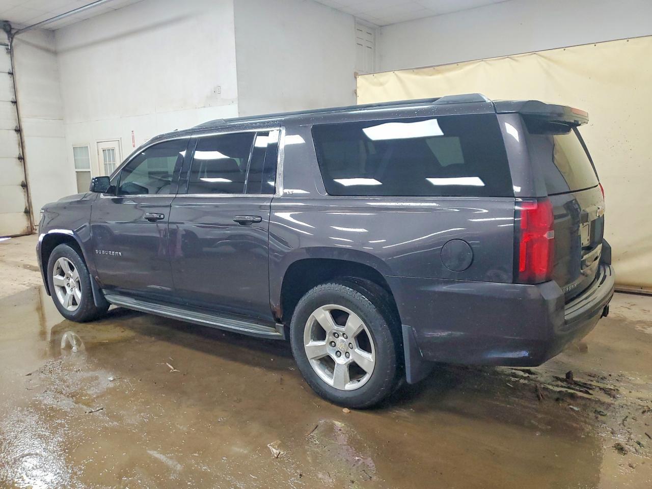 2015 Chevrolet Suburban K1500 Lt - Фото 2