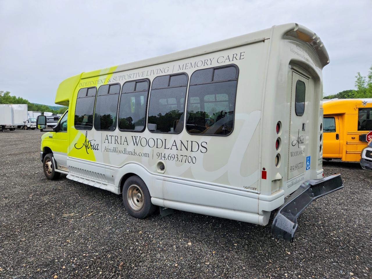 2017 Ford E 450 - Image 2