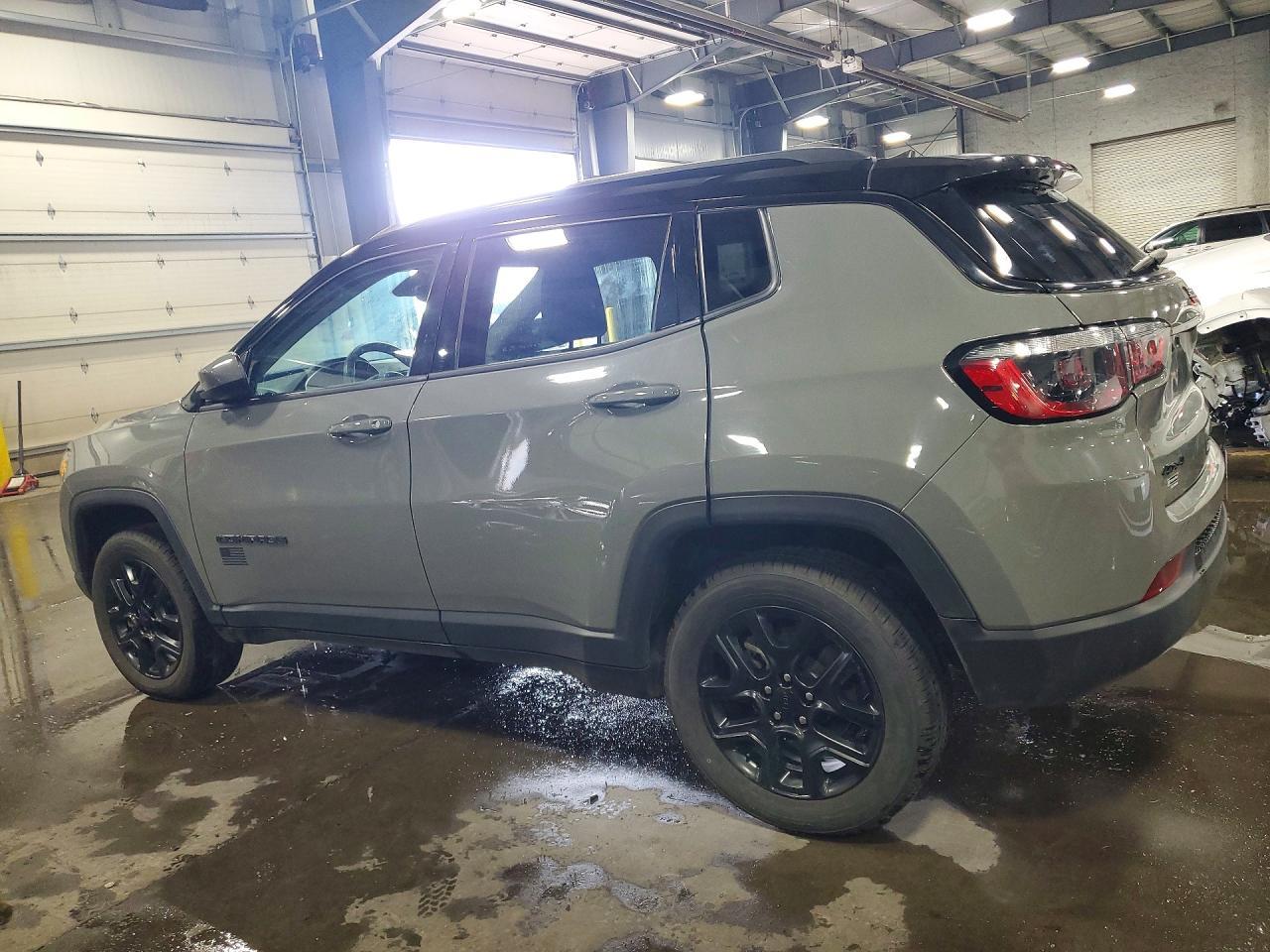 2021 Jeep Compass Sport - Фото 2