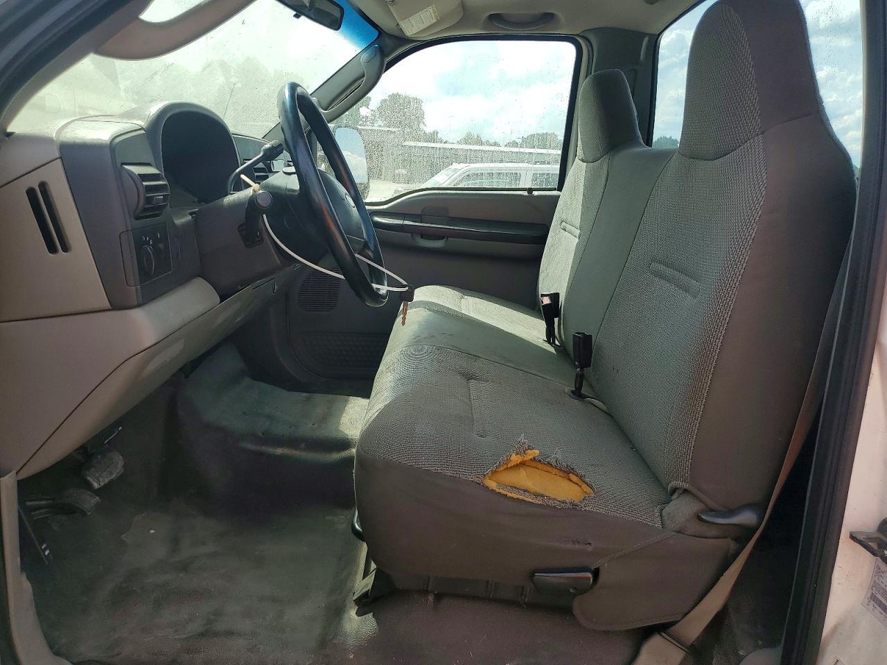 2007 Ford F250 Super - Delivery Truck - Image 7