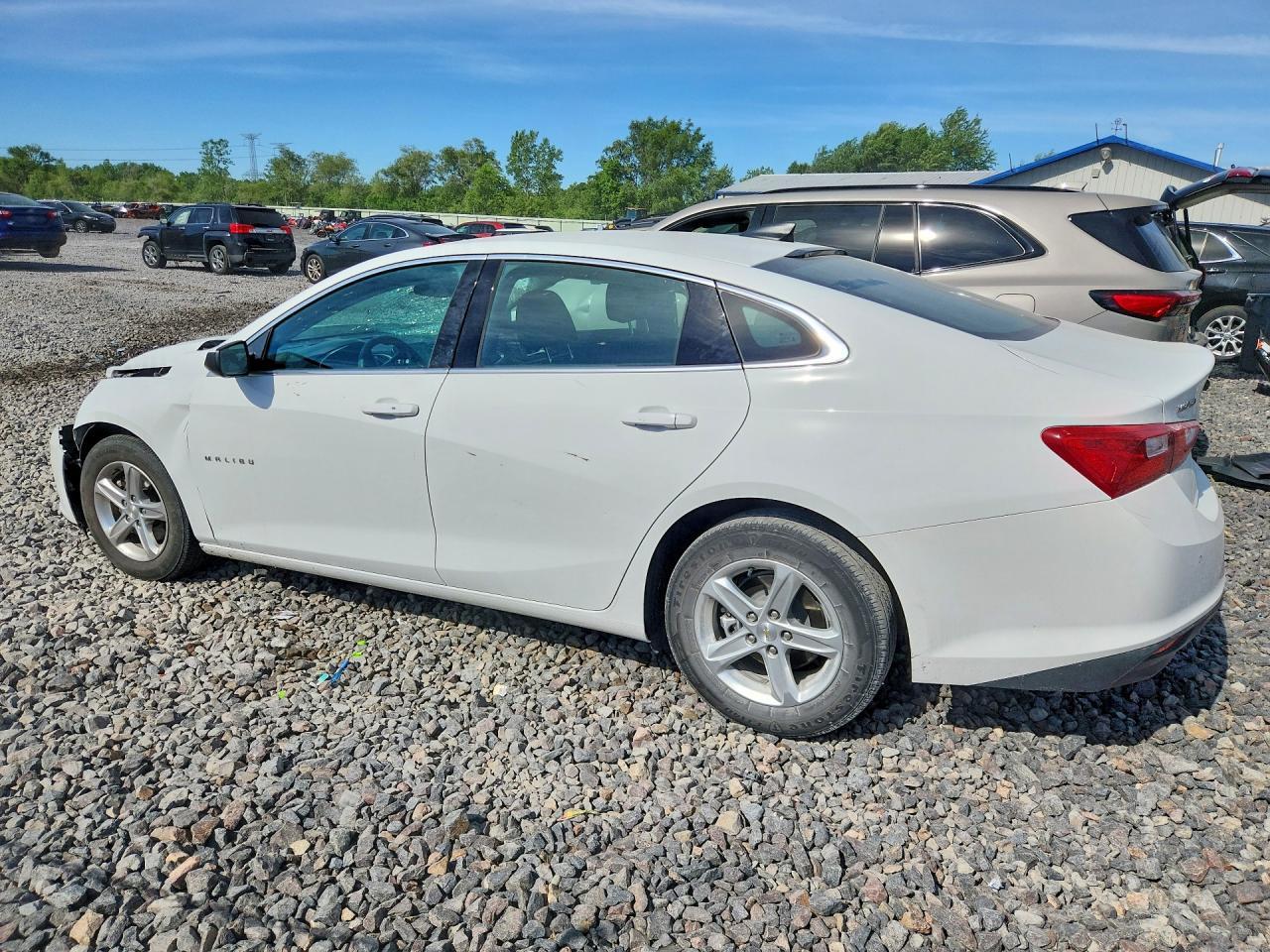 2023 Chevrolet Malibu Ls - Фото 2