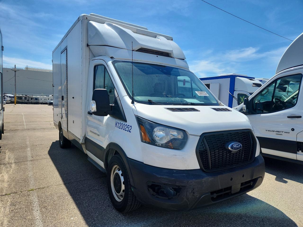 2020 Ford Transit Delivery Truck - Фото 4