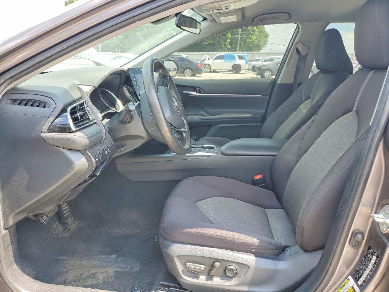 2022 Toyota Camry Le - Image 7