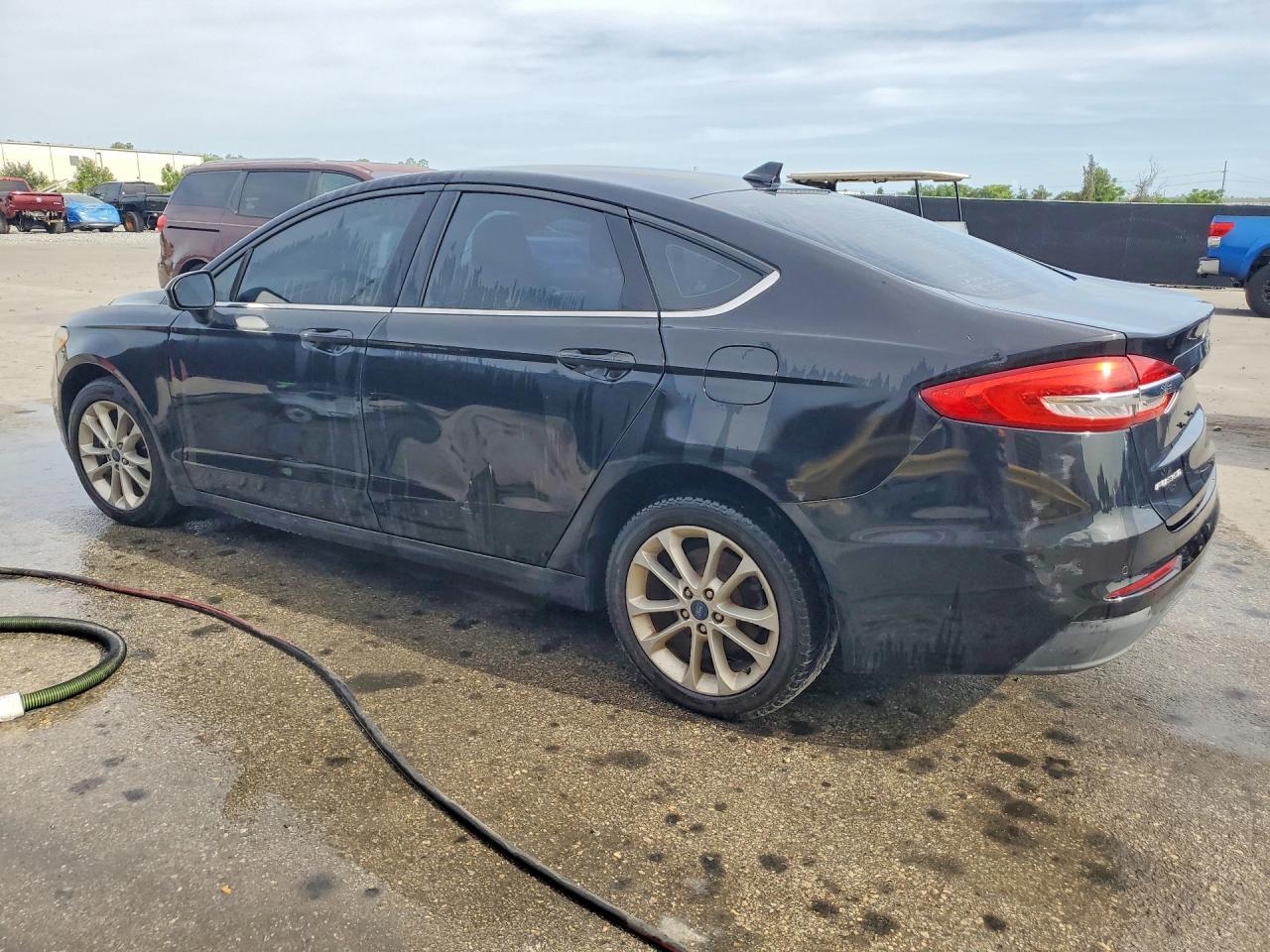 2020 Ford Fusion Se - Фото 2