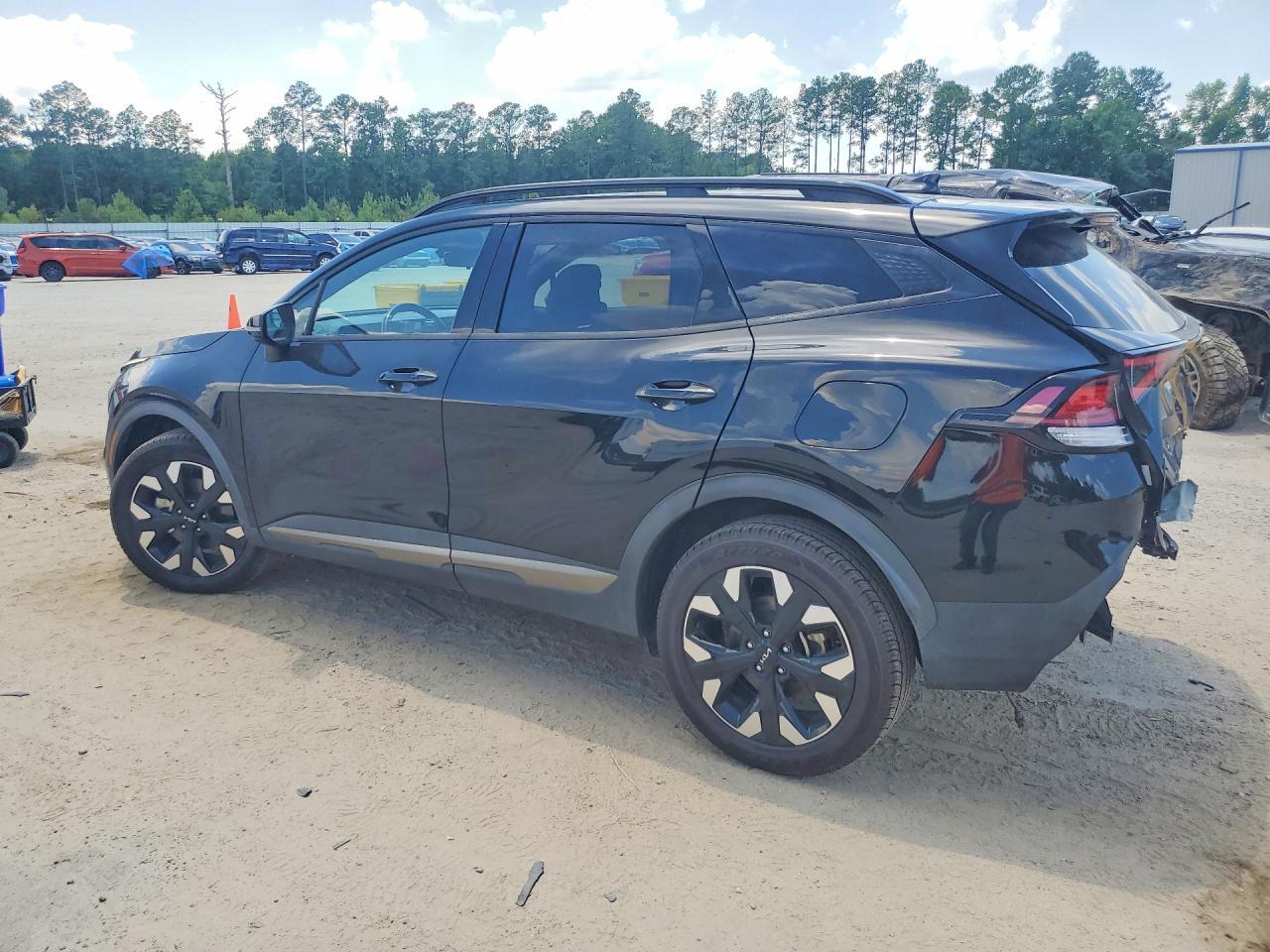 2023 Kia Sportage X Line - Image 2