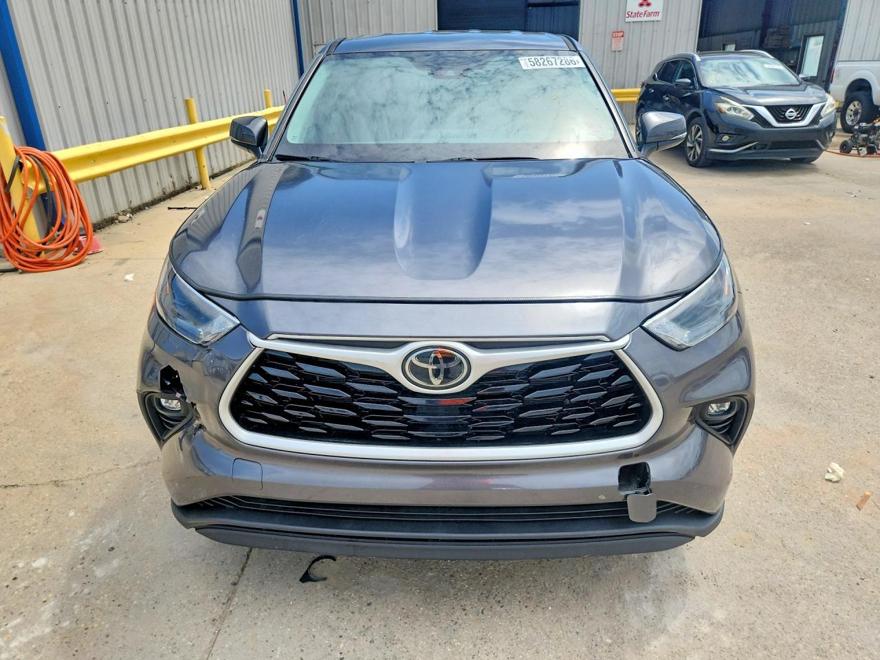 2023 Toyota Highlander Le - Image 5