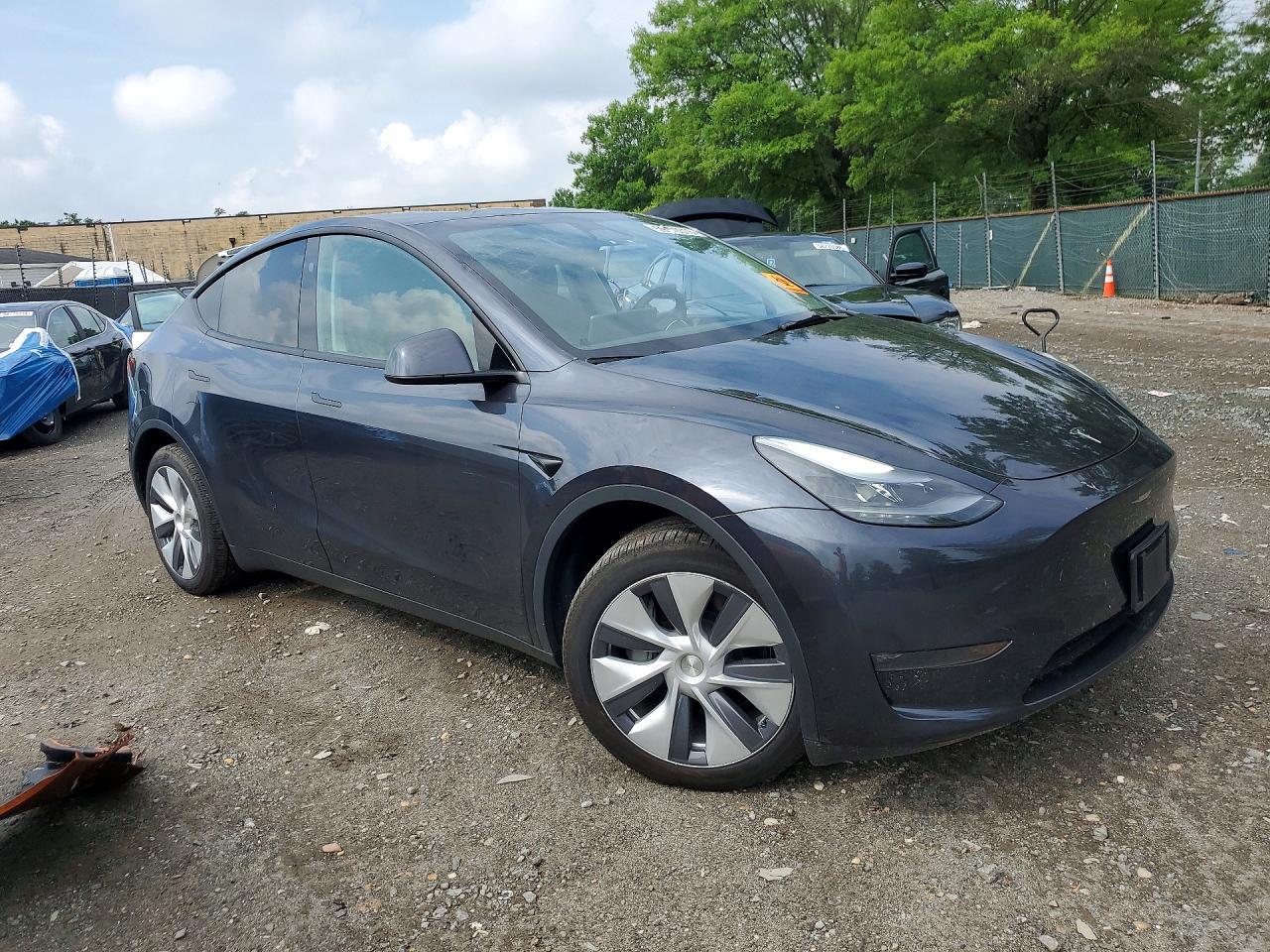 2024 Tesla Model Y - Фото 4