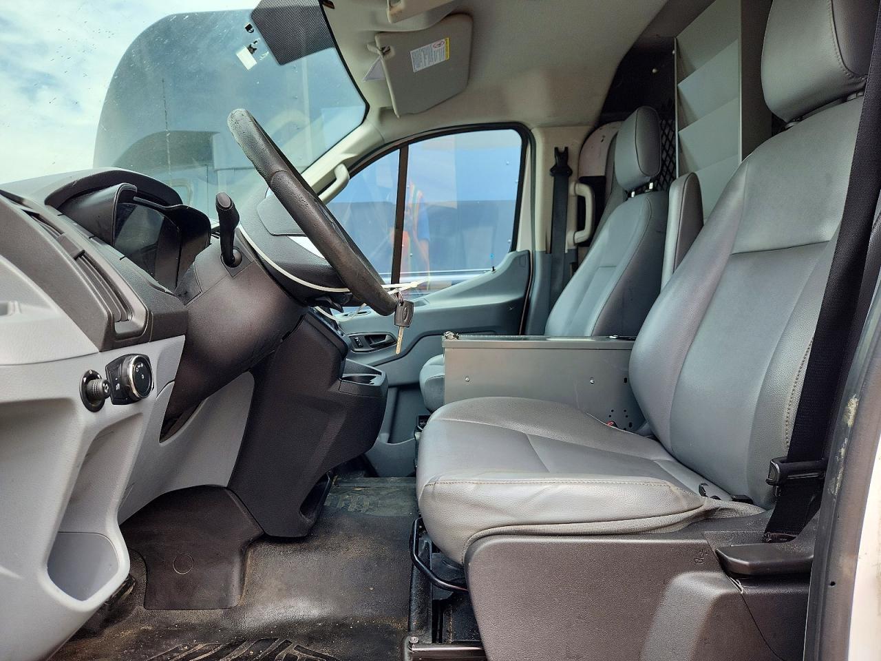 2015 Ford Transit 250 - Delivery Van - Image 7