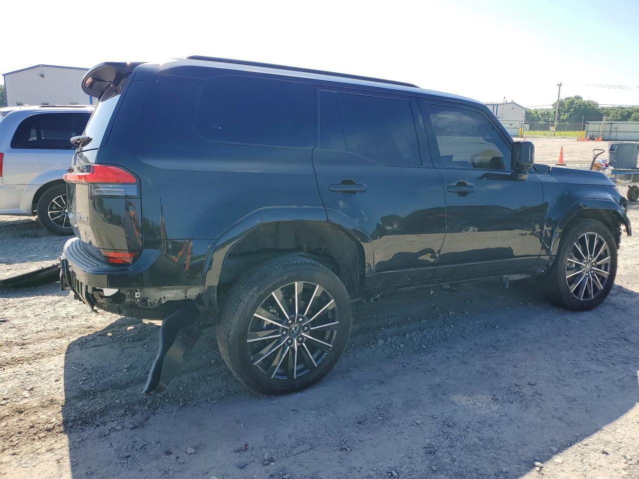 2024 Lexus Gx 550 Luxury - Image 3