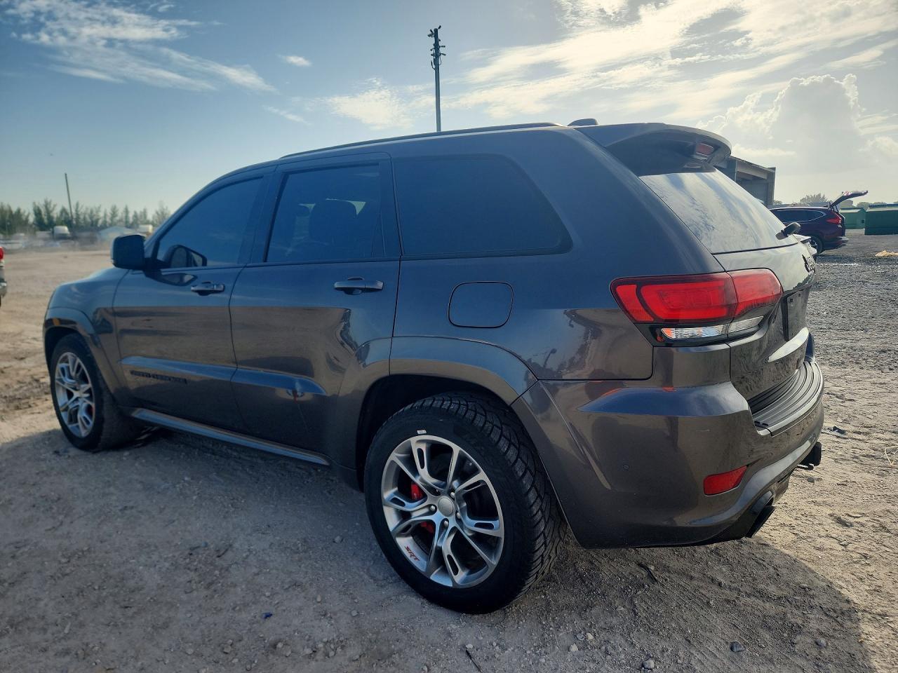 2020 Jeep Grand Cherokee Srt-8 - Image 2