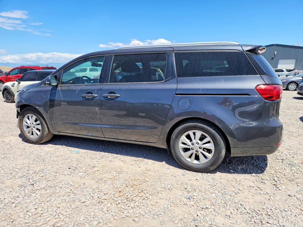 2017 Kia Sedona - Фото 2