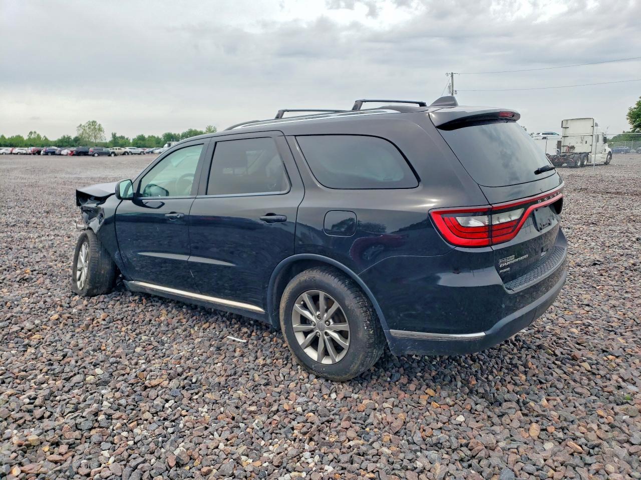 2017 Dodge Durango Sxt - Image 2
