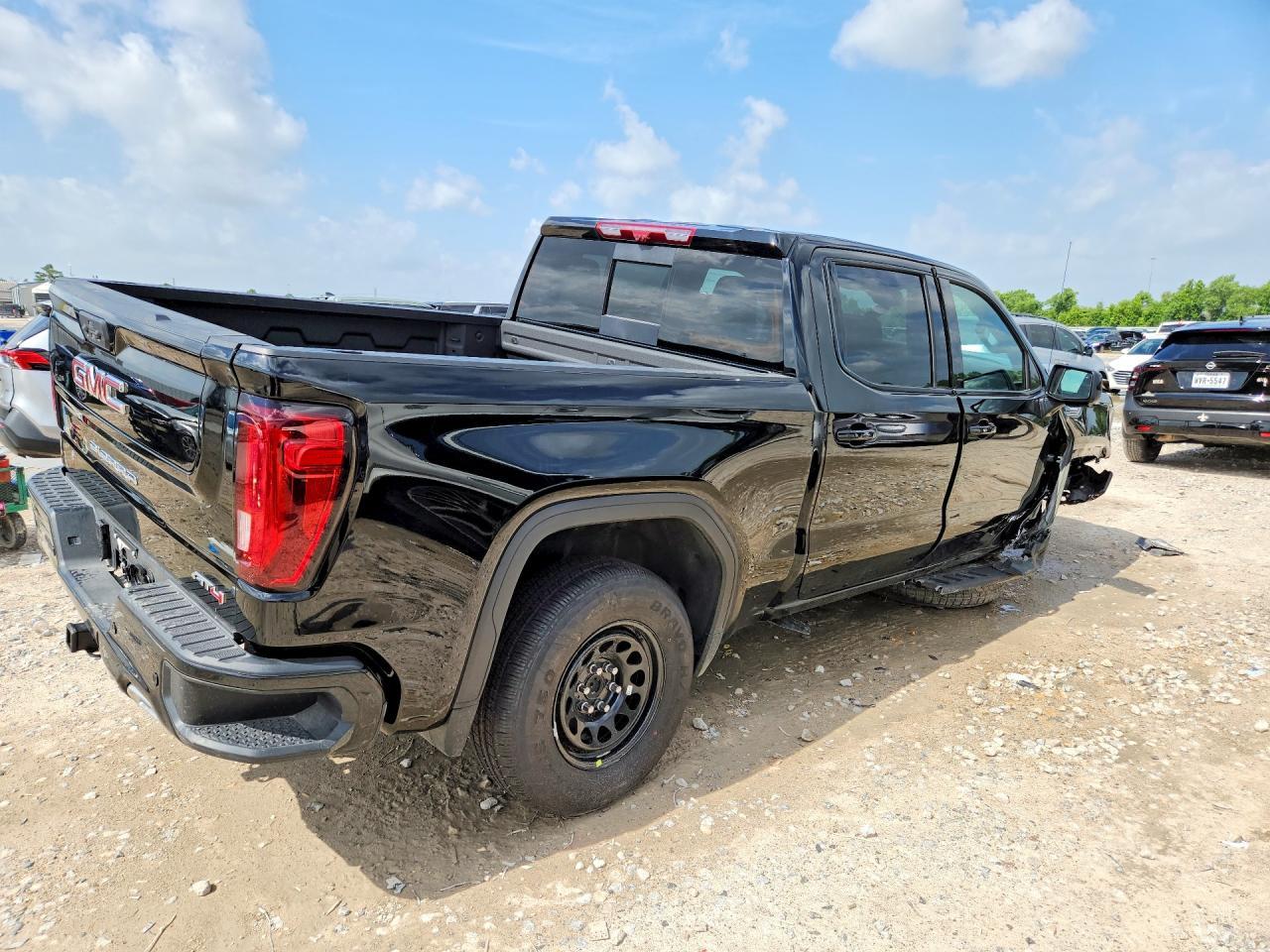 2026 GMC Sierra 15 - Image 3
