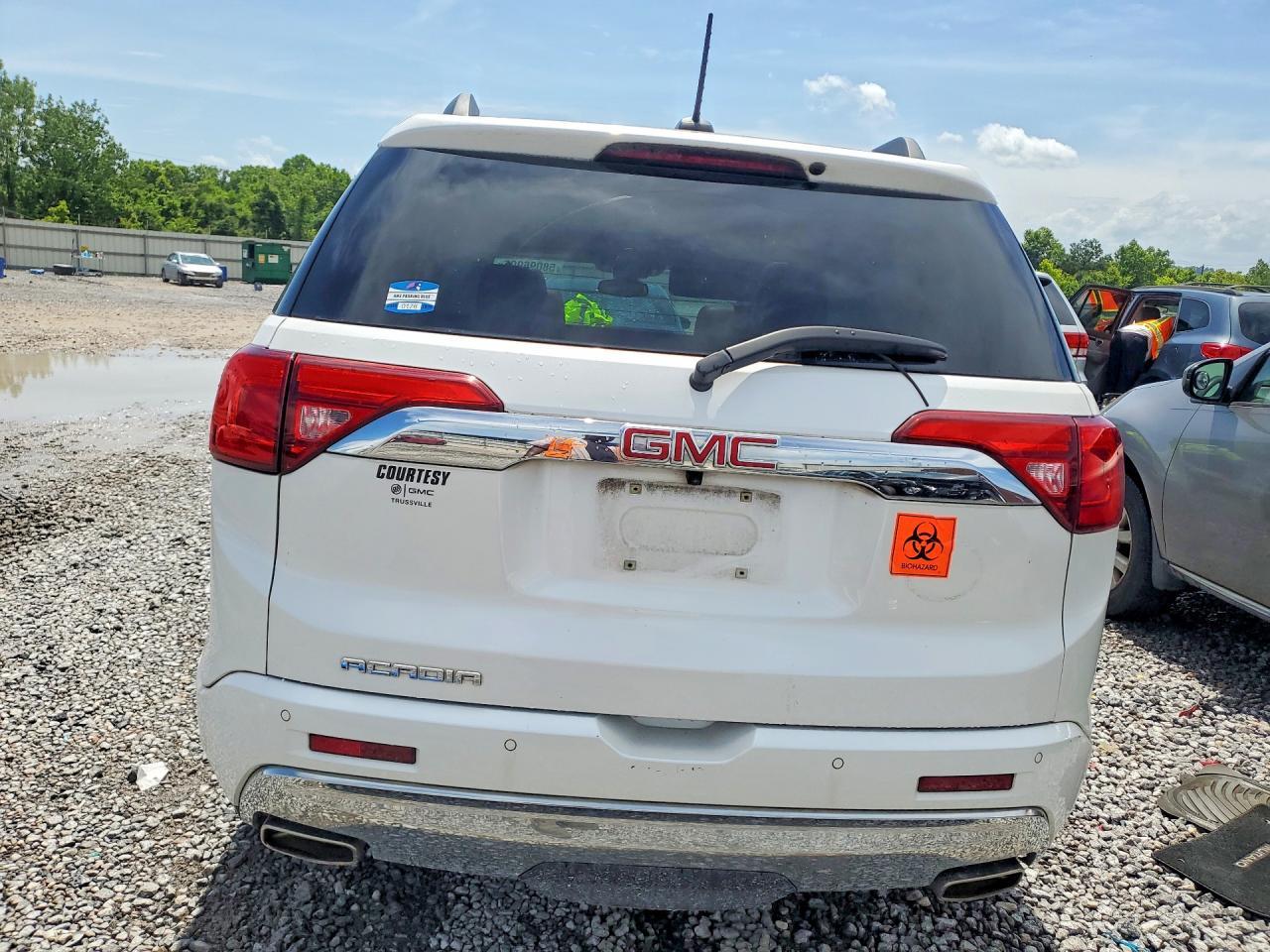 2017 GMC Acadia Denali - Image 6
