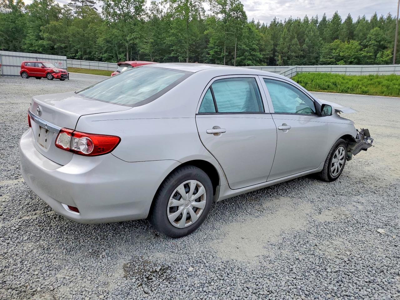 2013 Toyota Corolla L - Фото 3