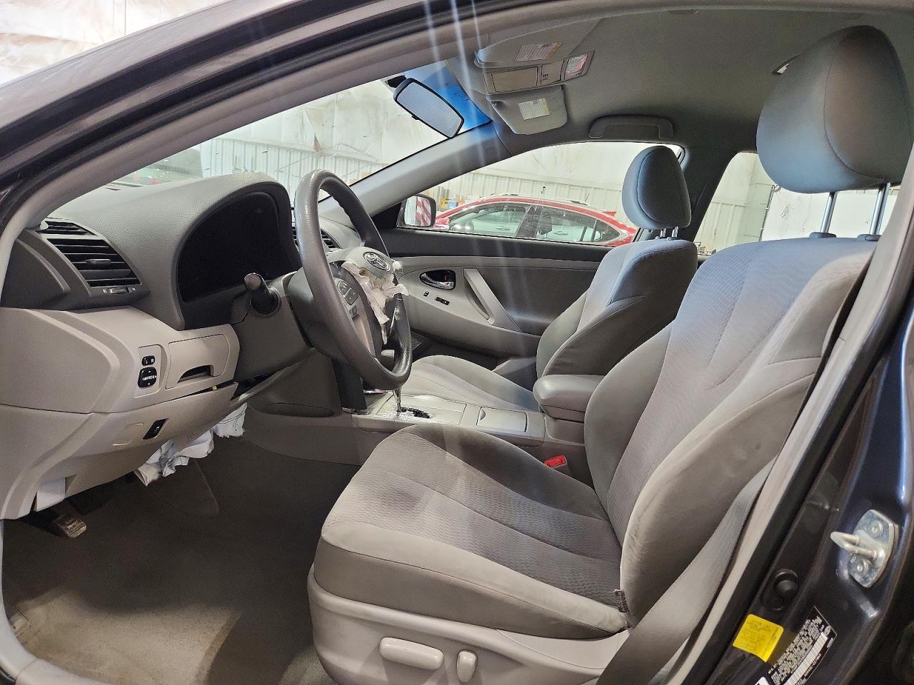 2011 Toyota Camry Le - Image 7