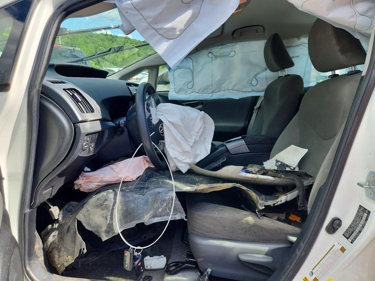 2014 Toyota Prius Three - Фото 7