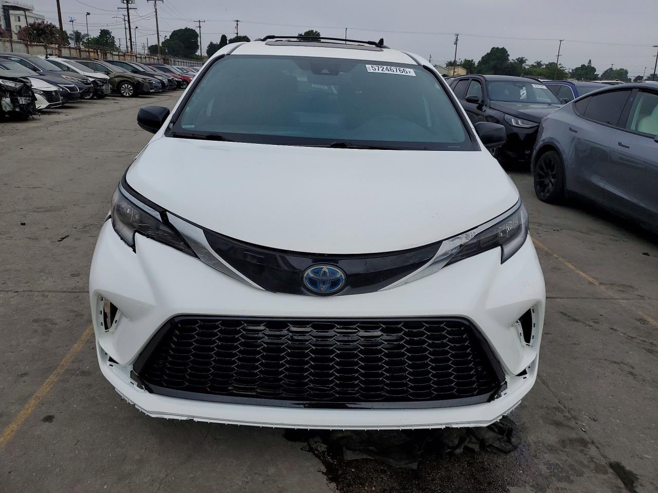 2022 Toyota Sienna Xse 7-Passenger - Image 5