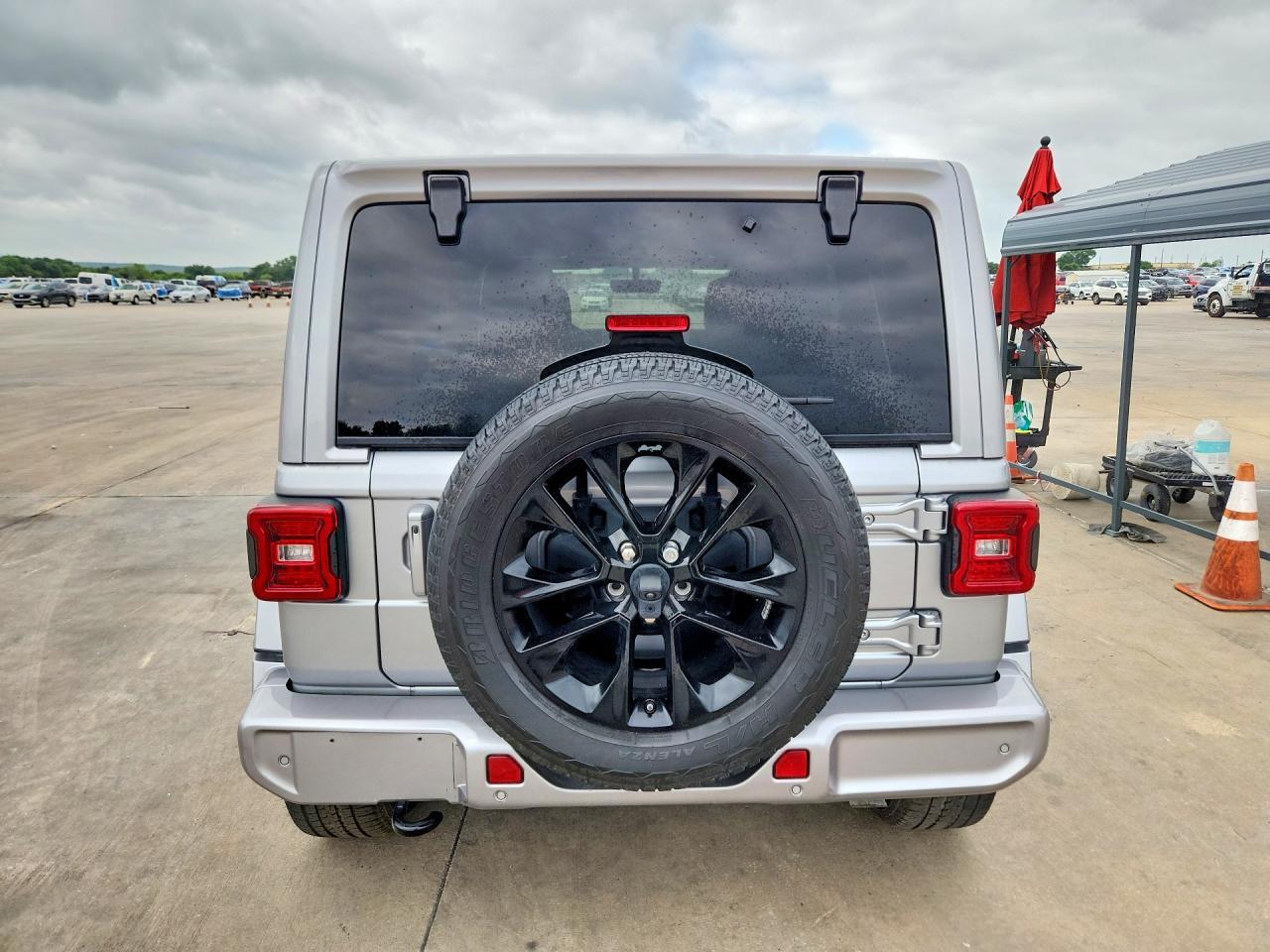 2021 Jeep Wrangler Unlimited Sahara - Image 6