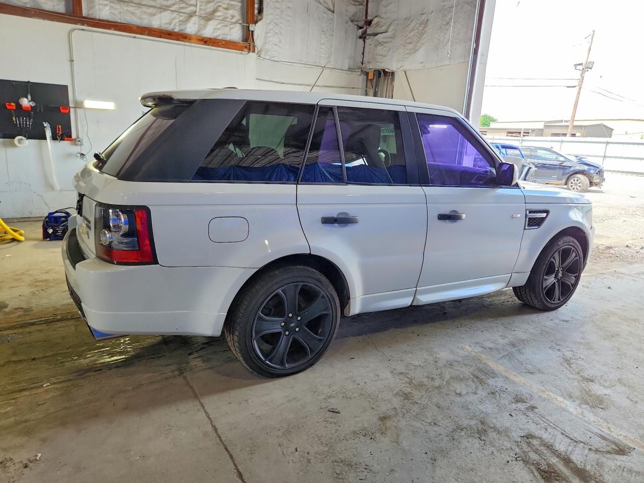 2011 Land Rover Range Rover Sport Hse - Image 3