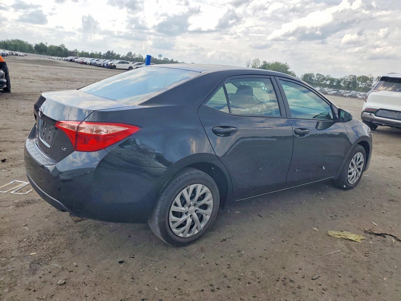 2018 Toyota Corolla Le - Фото 3