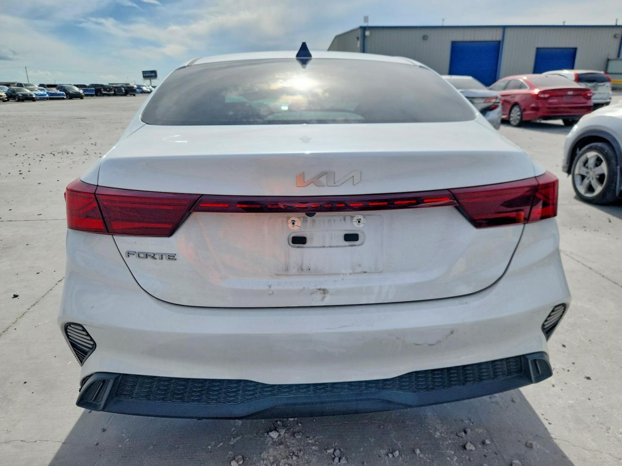 2024 Kia Forte Lxs - Image 6