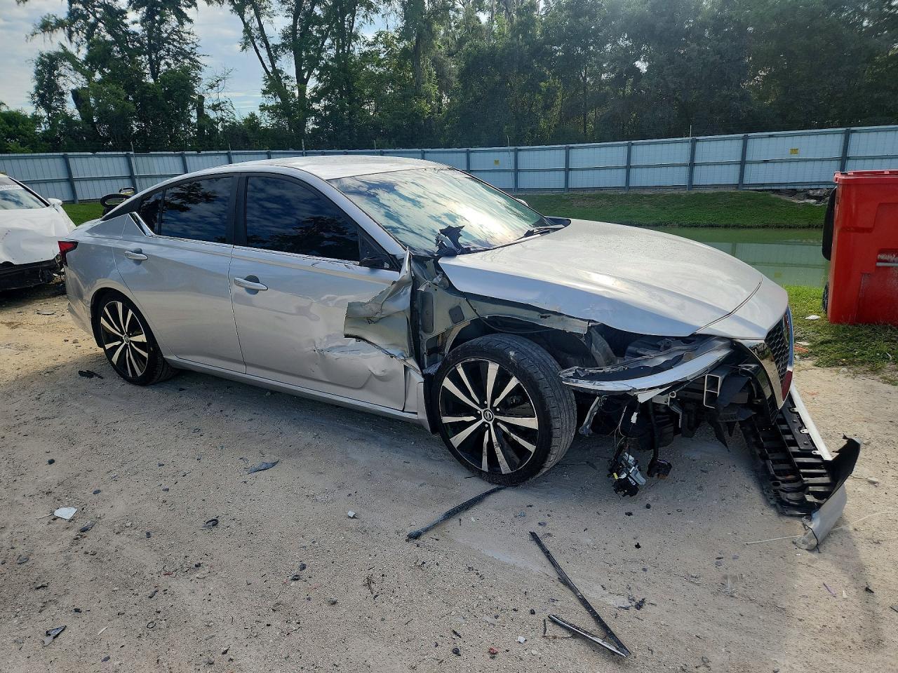 2020 Nissan Altima Sr - Фото 4