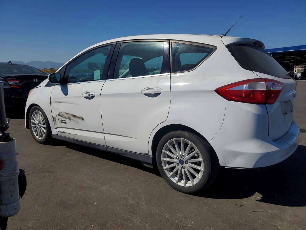2016 Ford C-Max Se - Image 2
